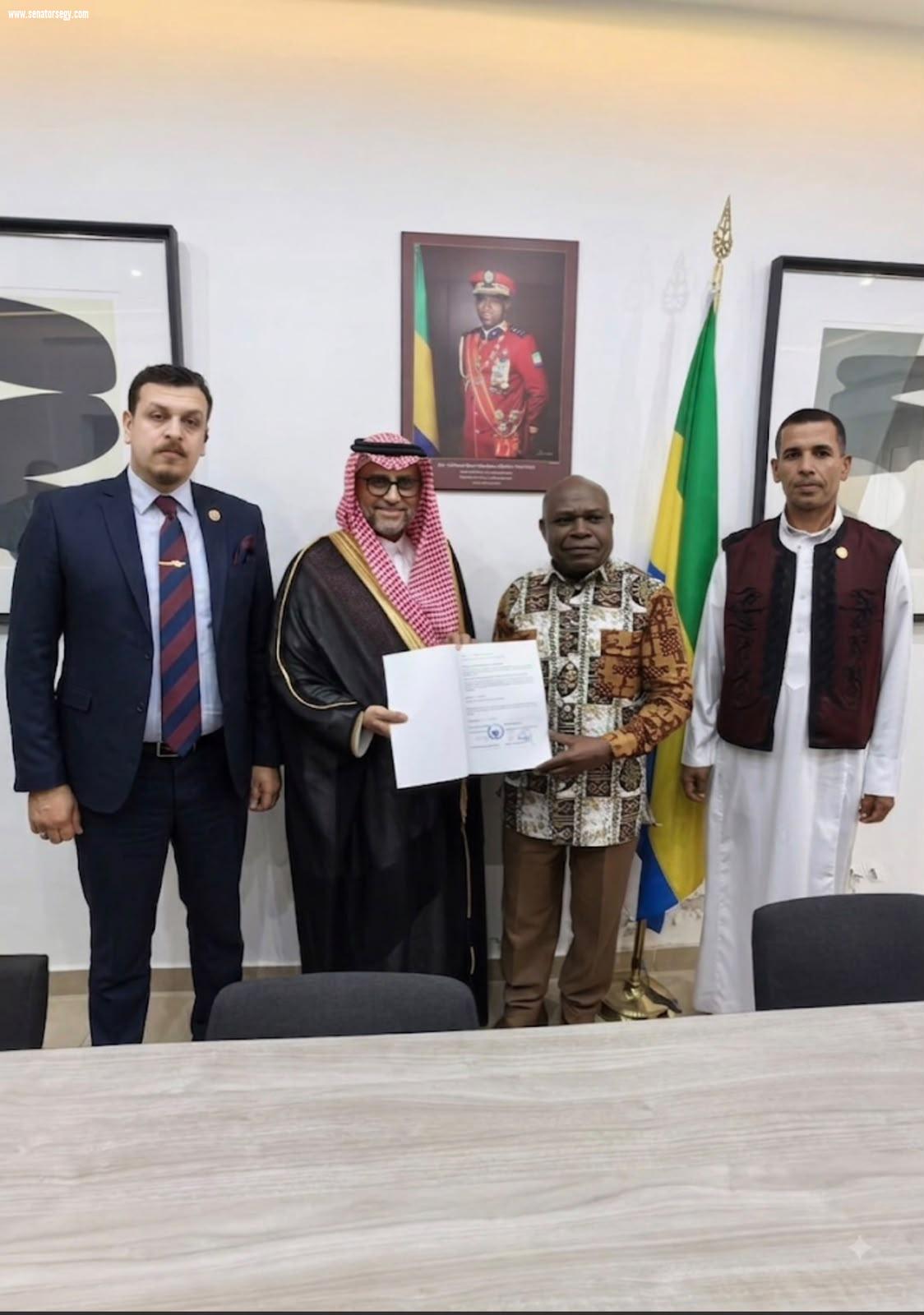 Le Conseil supérieur de l'économie arabe et africaine signe un protocole de coopération avec le gouvernement gabonais dans les domaines de l'énergie et de l'eau    