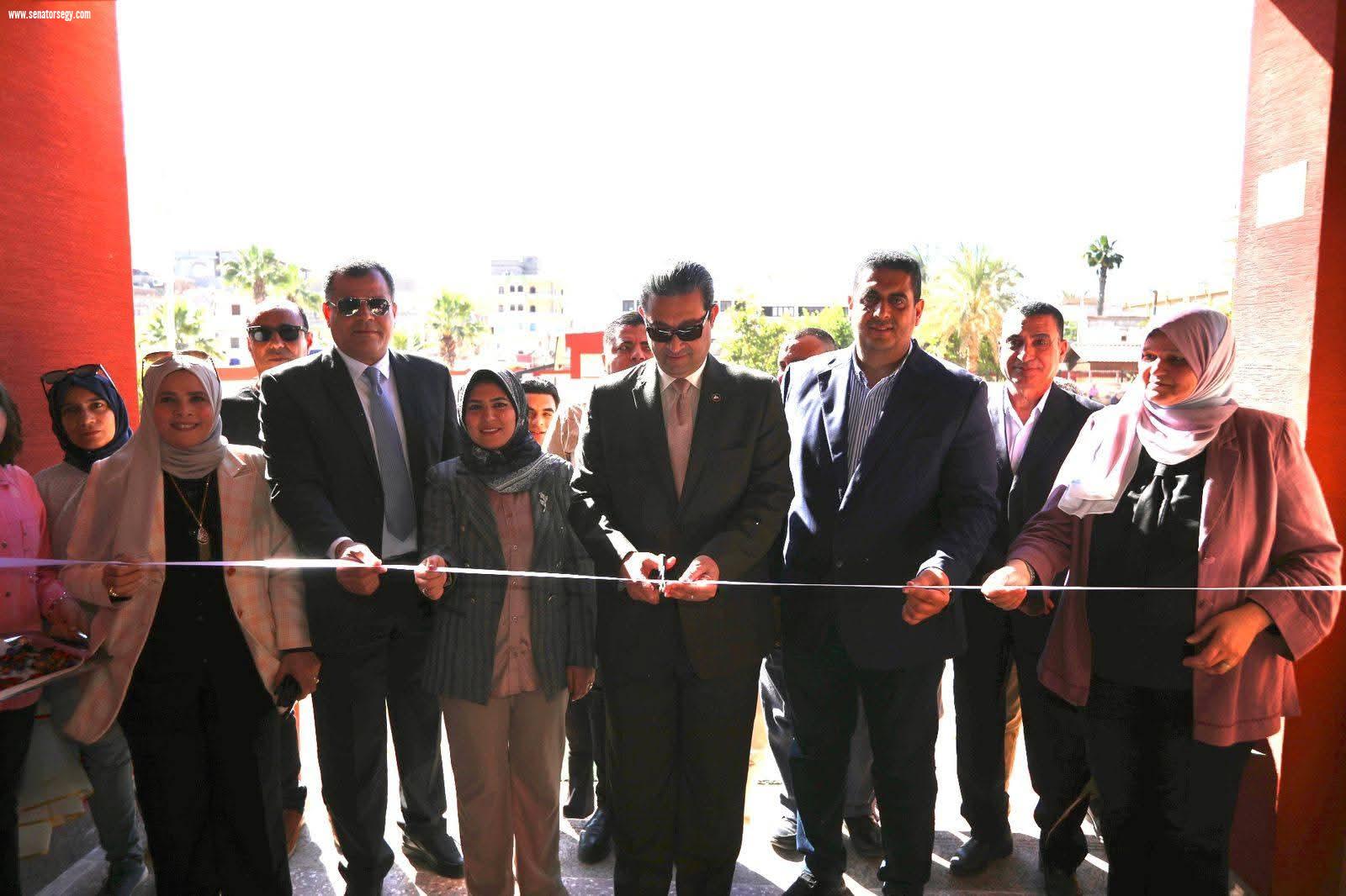 تلبيه لدعوة النائب وليد التمامي محافظ دمياط ونائبةيفتتحون المبني الملحق لمدرسة عبدالرحمن صالح بالكاشف الجديد