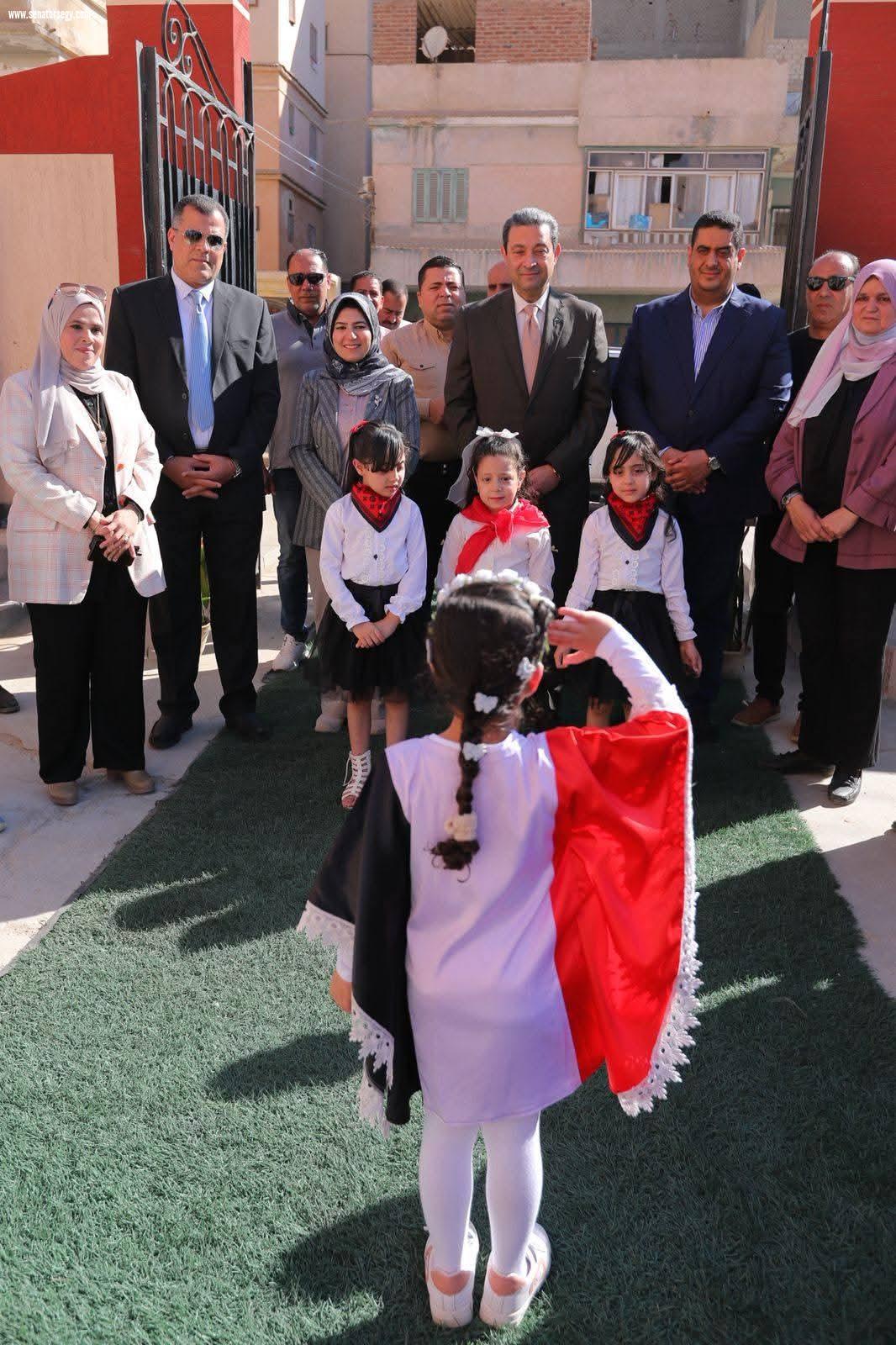تلبيه لدعوة النائب وليد التمامي محافظ دمياط ونائبةيفتتحون المبني الملحق لمدرسة عبدالرحمن صالح بالكاشف الجديد