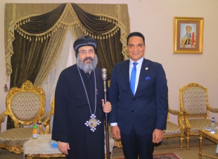 إبراهيم ضيف يهنئ قداسة البابا تواضروس الثاني ونيافة الأنبا أكسيوس بعيد القيامة المجيد