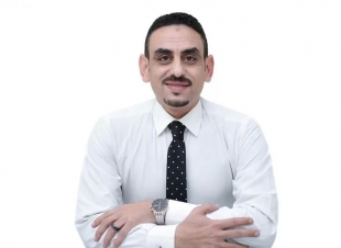 باسم الجمل ينتقد ازدواجية المعايير البريطانية: تترك عناصر الإرهاب وتلقي القبض على من يدافع عن سفارات بلاده