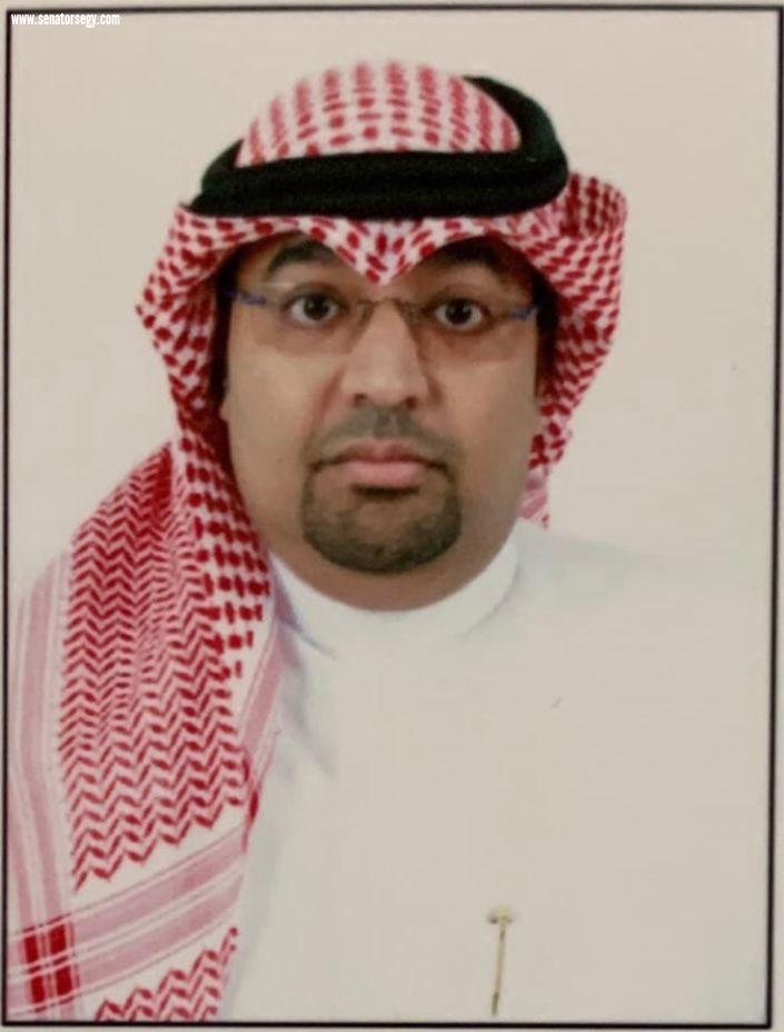 من القطاع المصرفي إلى الاستشارات والتدريب.. عبدالرحمن عبدالعزيز منقل يتوج بالدكتوراه الفخرية