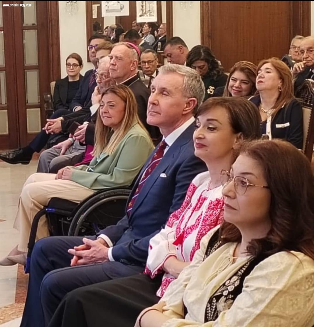 المشرف العام على 