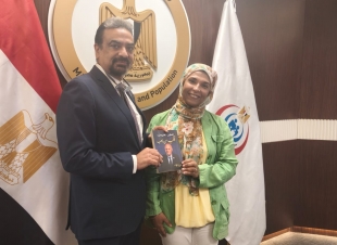 وزير الصحة يشيد بكتاب